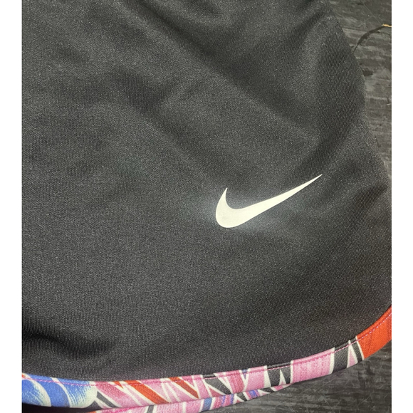 Nike Women’s Black Shorts Size Large - Picture 2 of 4